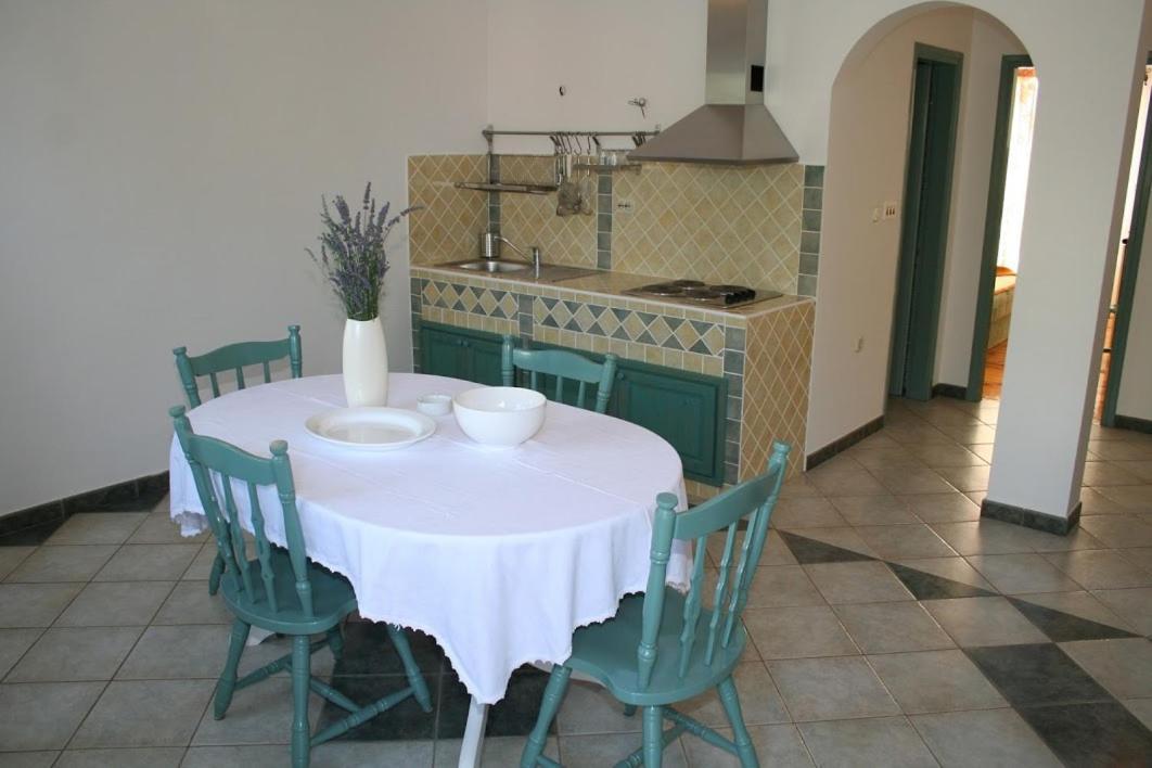 Apartmani Mladina Елса Экстерьер фото